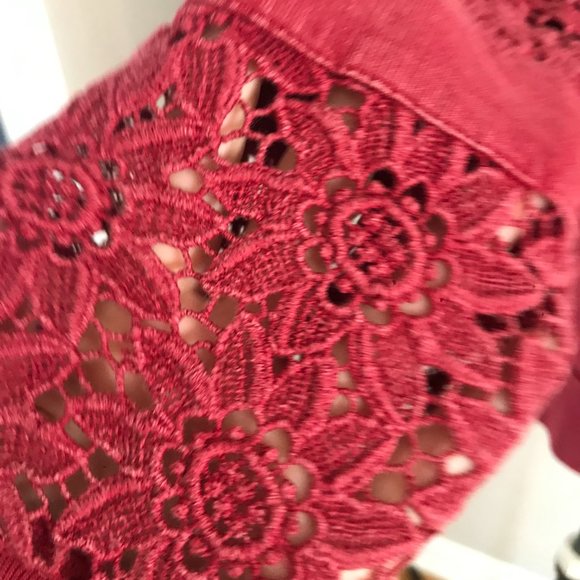 Lucky Lotus California Sz M Cotton Embroidered Lace Trim Knit Red Top - Picture 7 of 9